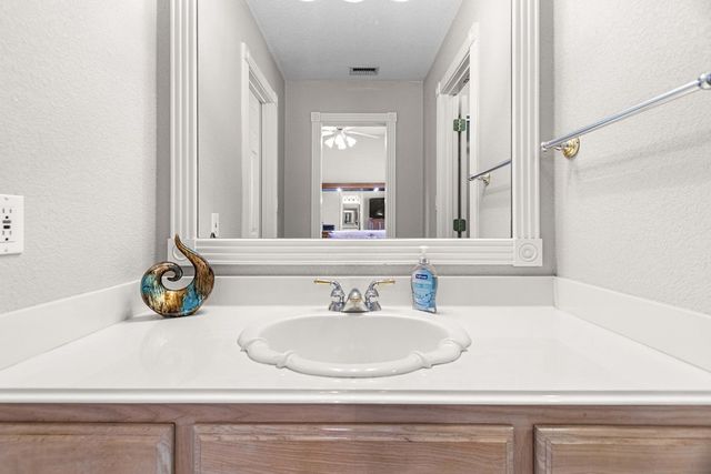 5205 New Orleans Dr, Odessa, TX 79762