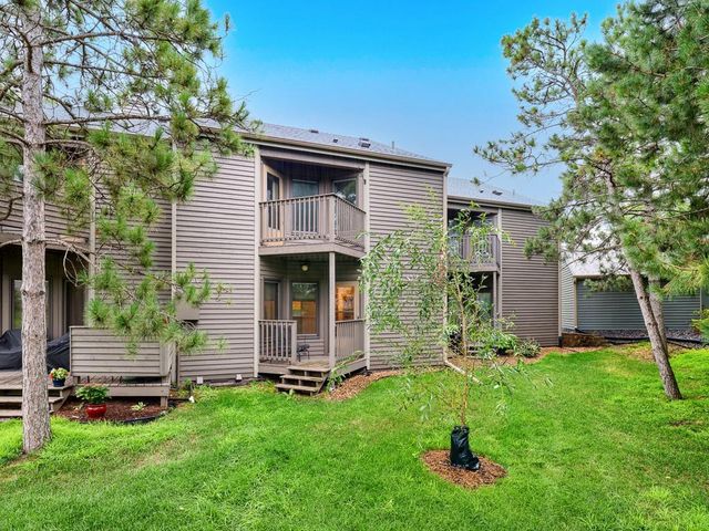 1381 Spencer Road W, Saint Paul, MN 55108