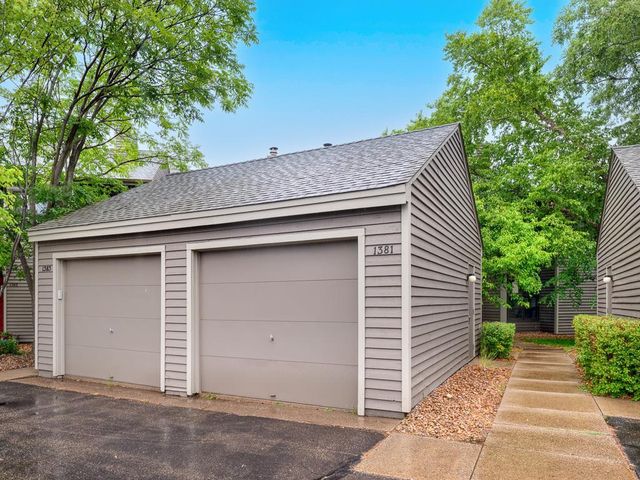 1381 Spencer Road W, Saint Paul, MN 55108
