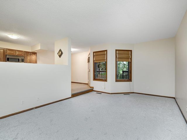 1381 Spencer Road W, Saint Paul, MN 55108