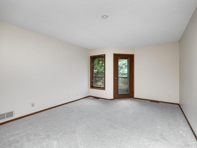 1381 Spencer Road W, Saint Paul, MN 55108