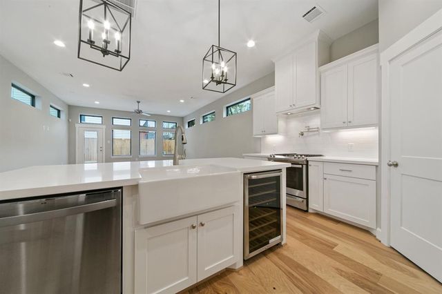 1119 E 27th Street, Houston, TX 77009