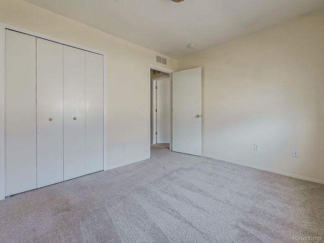 642 LYDIA Lane, Pontiac, MI 48341