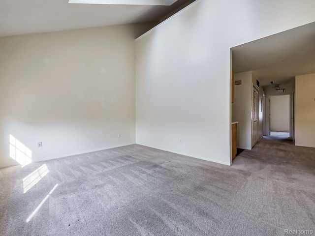 642 LYDIA Lane, Pontiac, MI 48341