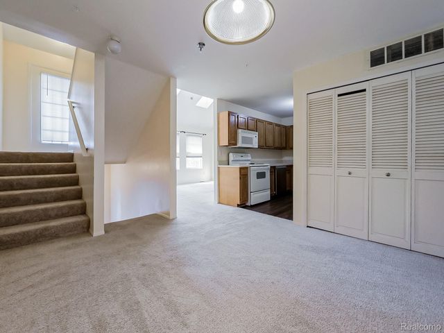 642 LYDIA Lane, Pontiac, MI 48341