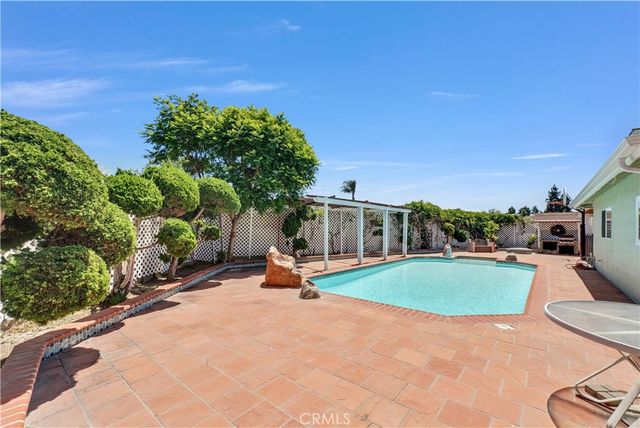 9820 Calendula, Westminster, CA 92683