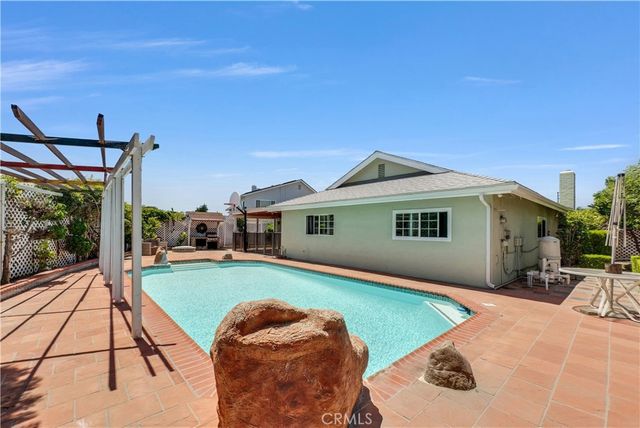 9820 Calendula, Westminster, CA 92683