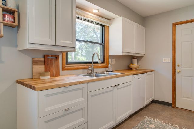 1842 15th Street S, Fargo, ND 58103