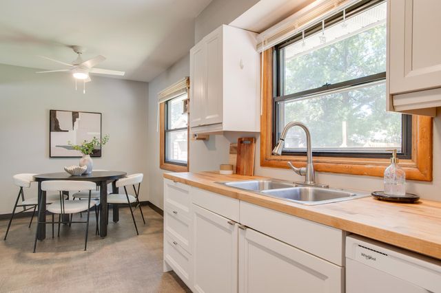 1842 15th Street S, Fargo, ND 58103