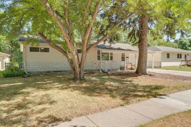 1842 15th Street S, Fargo, ND 58103