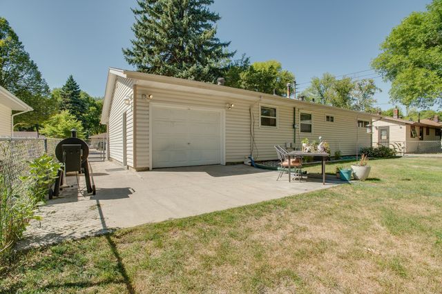1842 15th Street S, Fargo, ND 58103