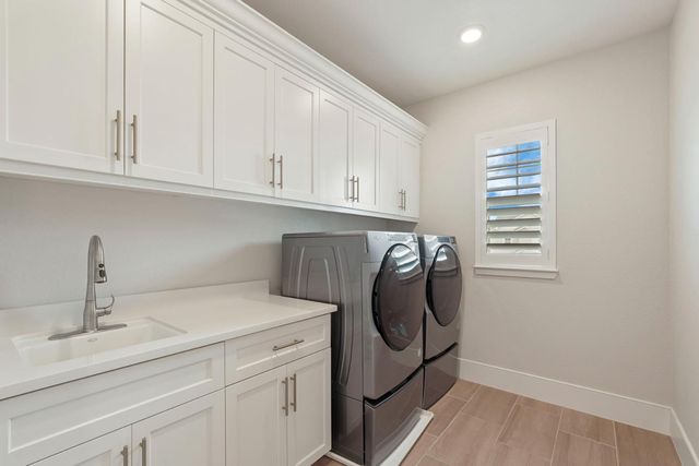 2946 Valencia, Lodi, CA 95242