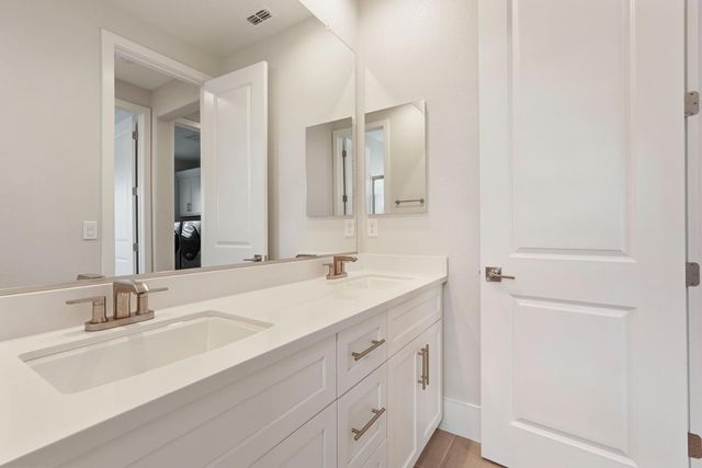 2946 Valencia, Lodi, CA 95242