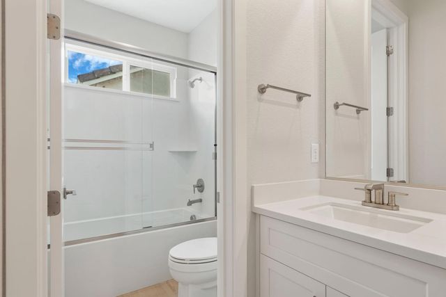 2946 Valencia, Lodi, CA 95242