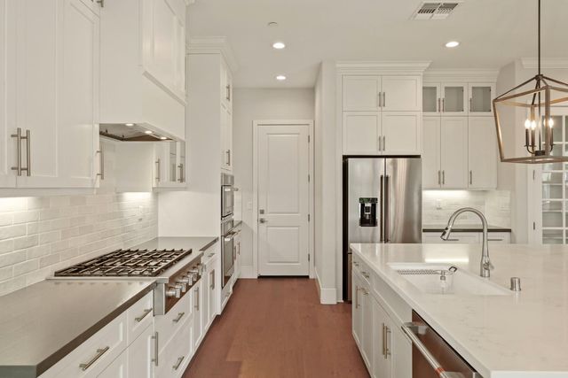 2946 Valencia, Lodi, CA 95242