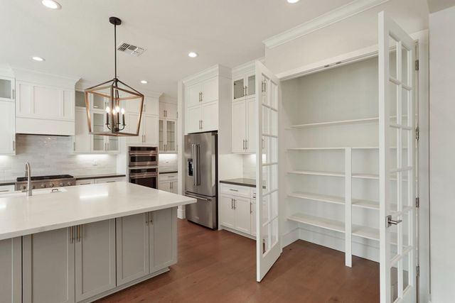 2946 Valencia, Lodi, CA 95242