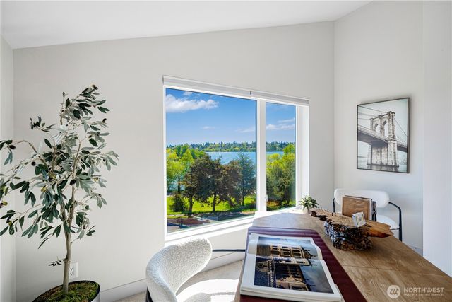 7107 Aurora Avenue N, Seattle, WA 98103