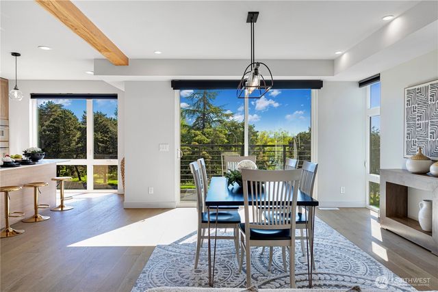 7107 Aurora Avenue N, Seattle, WA 98103