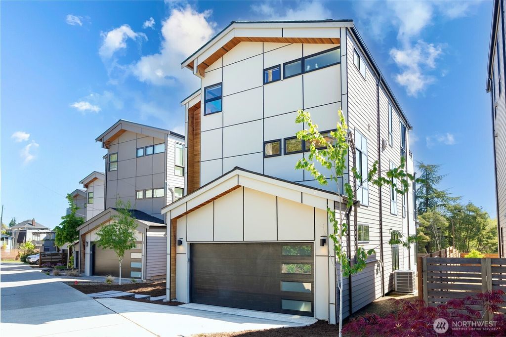 7107 Aurora Avenue N, Seattle, WA 98103