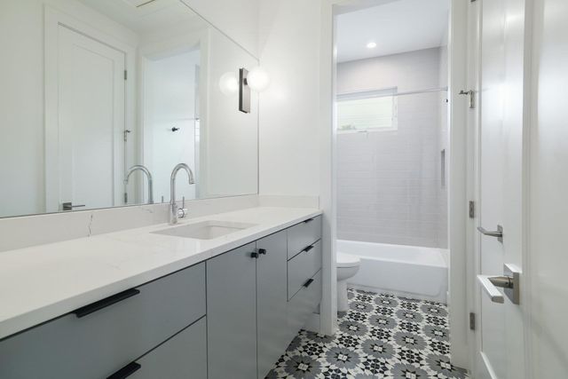 3300 S 5th ST A, Austin, TX 78704