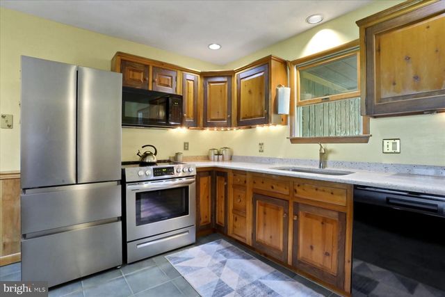 307 MOUNTAIN RD, Lewisberry, PA 17339