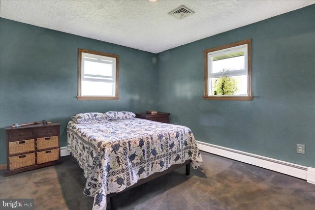307 MOUNTAIN RD, Lewisberry, PA 17339