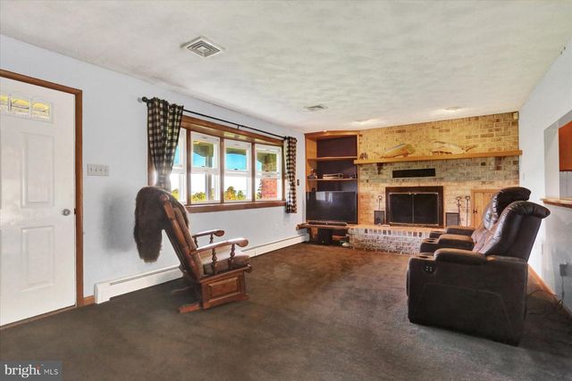 307 MOUNTAIN RD, Lewisberry, PA 17339