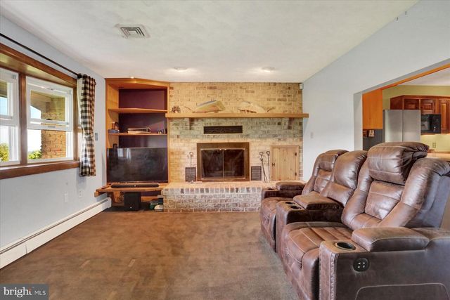 307 MOUNTAIN RD, Lewisberry, PA 17339