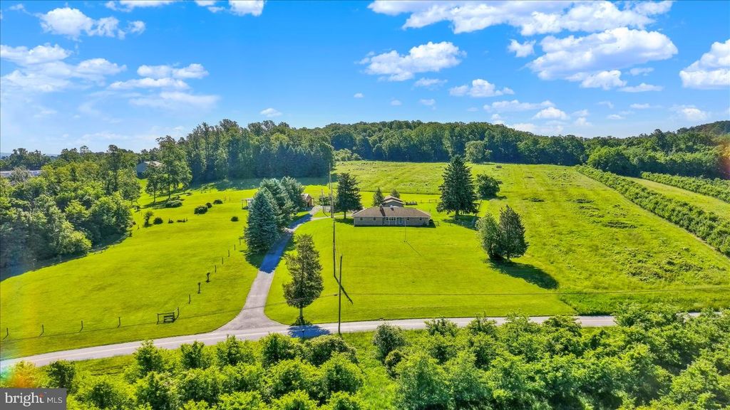 307 MOUNTAIN RD, Lewisberry, PA 17339