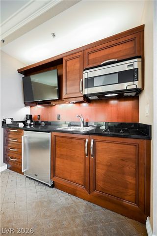 145 East HARMON Avenue 1407, Las Vegas, NV 89109