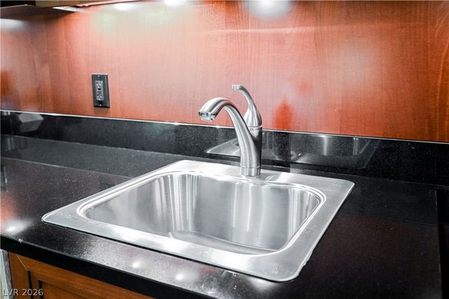 145 East HARMON Avenue 1407, Las Vegas, NV 89109