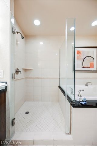 145 East HARMON Avenue 1407, Las Vegas, NV 89109