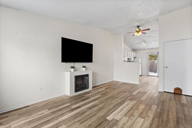 796 Timber Way Drive, 15B, Columbus, OH 43085