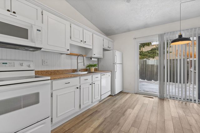 796 Timber Way Drive, 15B, Columbus, OH 43085