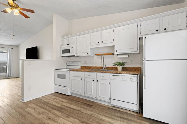 796 Timber Way Drive, 15B, Columbus, OH 43085