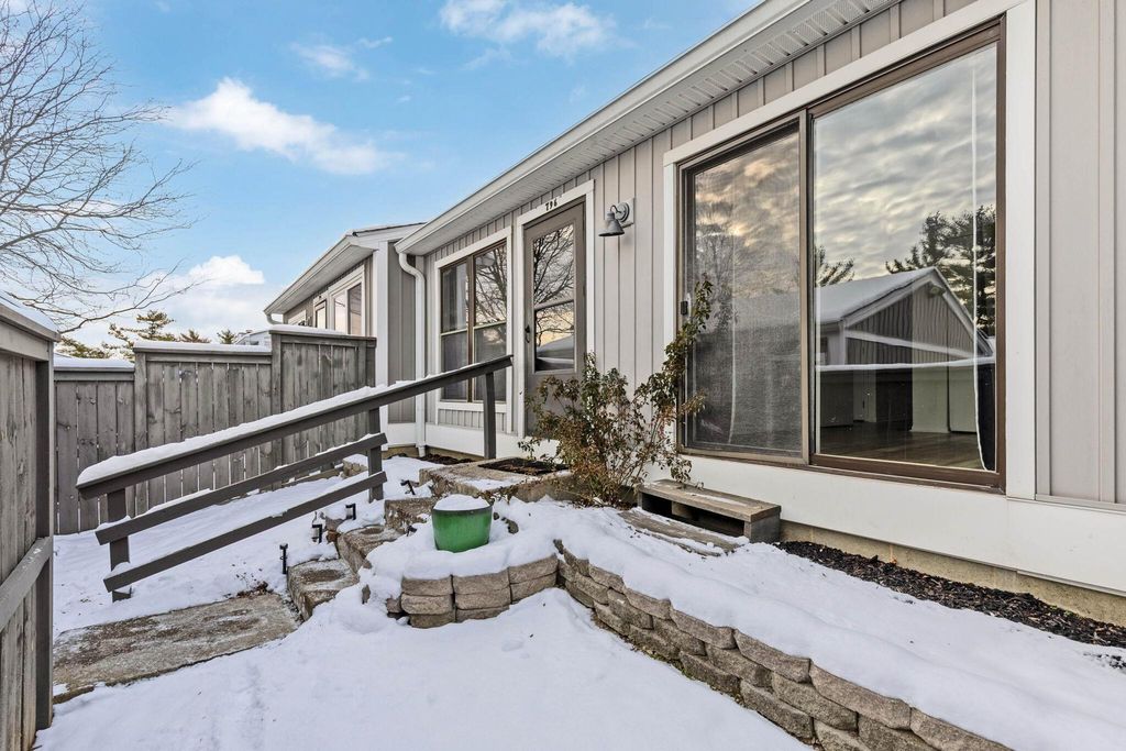 796 Timber Way Drive, 15B, Columbus, OH 43085