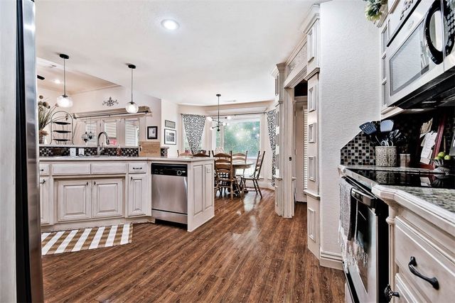 6 Devonshire Drive, Bella Vista, AR 72715