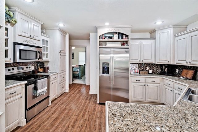 6 Devonshire Drive, Bella Vista, AR 72715