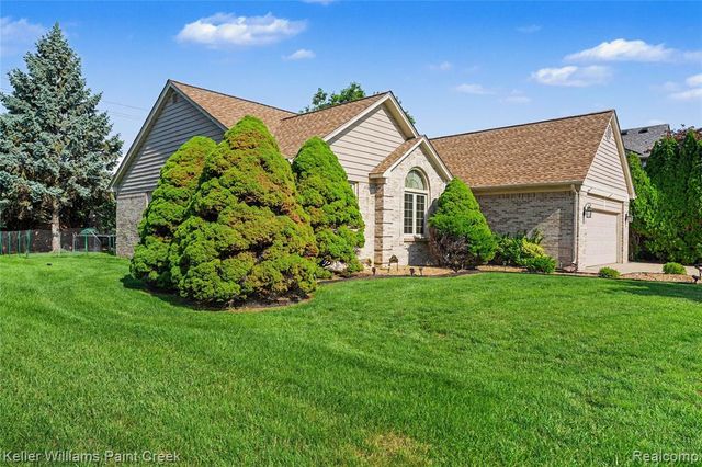 34335 Heartsworth Lane, Sterling Heights, MI 48312