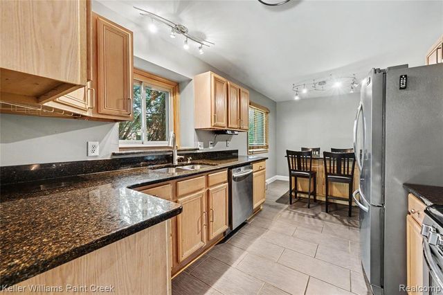 34335 Heartsworth Lane, Sterling Heights, MI 48312