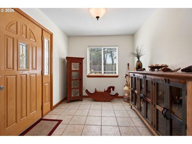 3956 BEACH LOOP Dr Sw, Bandon, OR 97411