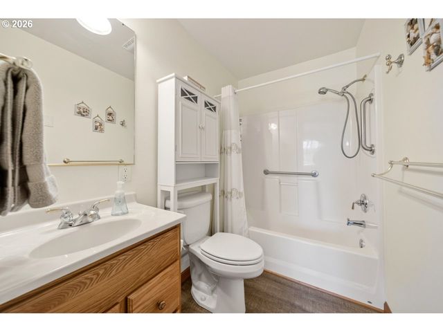 3956 BEACH LOOP Dr Sw, Bandon, OR 97411
