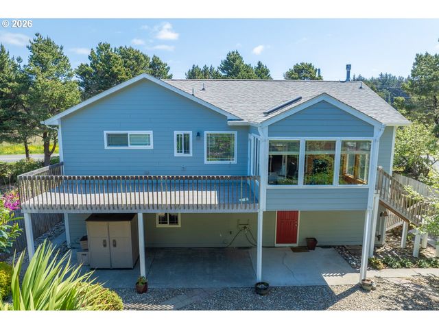 3956 BEACH LOOP Dr Sw, Bandon, OR 97411
