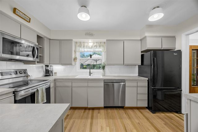 425 Red Fox Road SE, Cedar Rapids, IA 52403