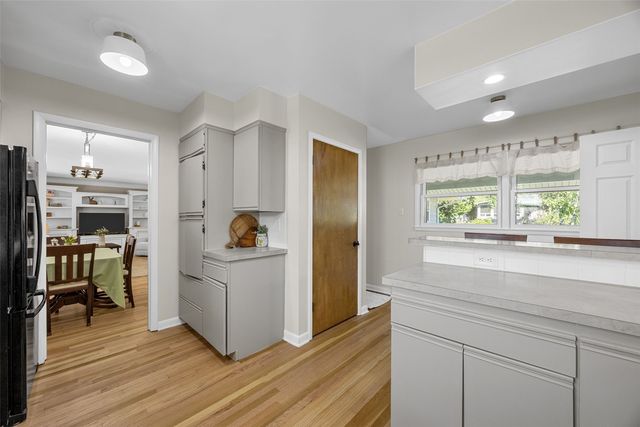 425 Red Fox Road SE, Cedar Rapids, IA 52403