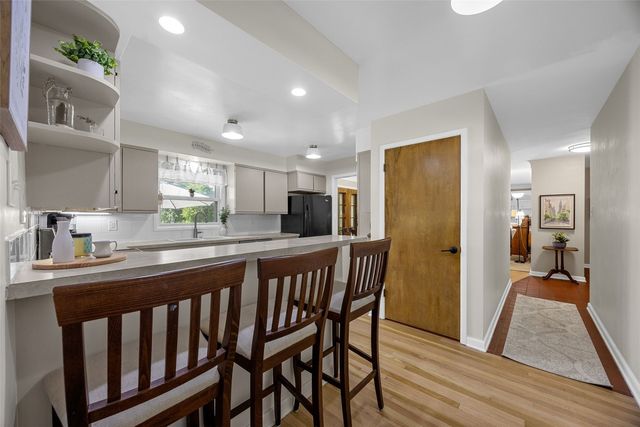 425 Red Fox Road SE, Cedar Rapids, IA 52403