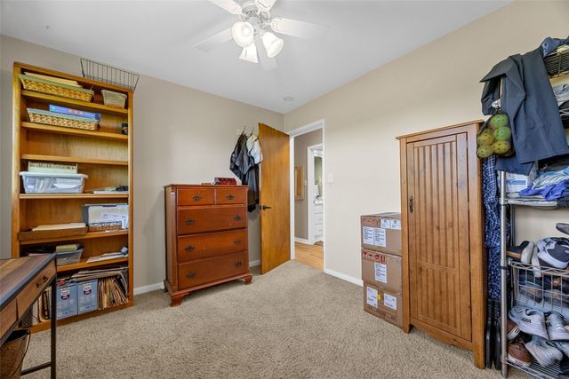 425 Red Fox Road SE, Cedar Rapids, IA 52403