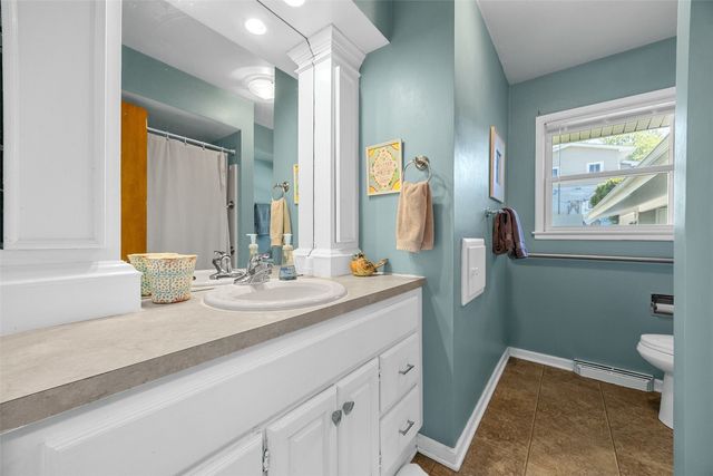 425 Red Fox Road SE, Cedar Rapids, IA 52403