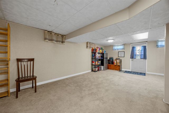 425 Red Fox Road SE, Cedar Rapids, IA 52403