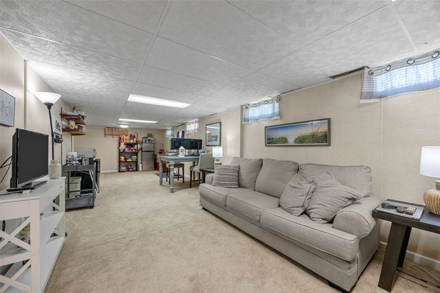 425 Red Fox Road SE, Cedar Rapids, IA 52403